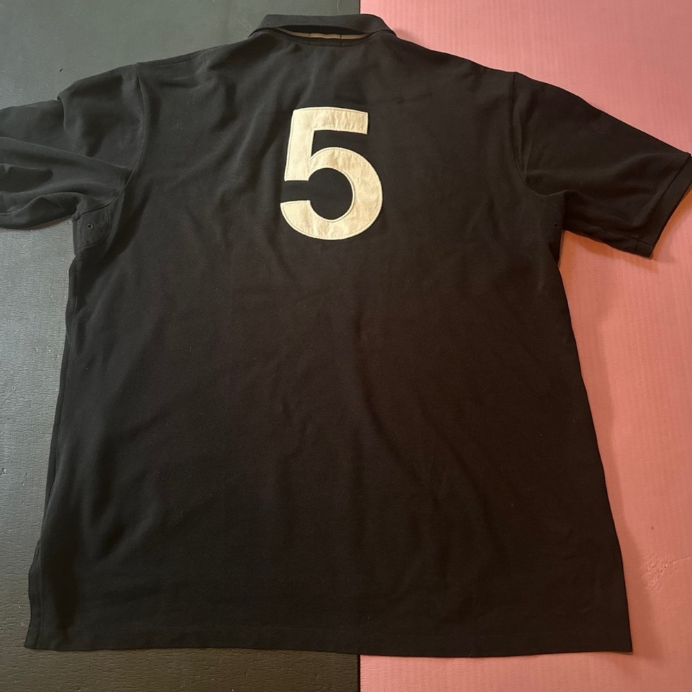 I’m selling a Men’s Classic Polo Ralph Lauren Black shirt.